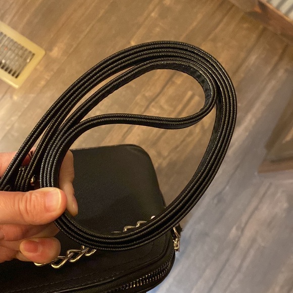 Betsy Johnson black cross body purse - Picture 9 of 11